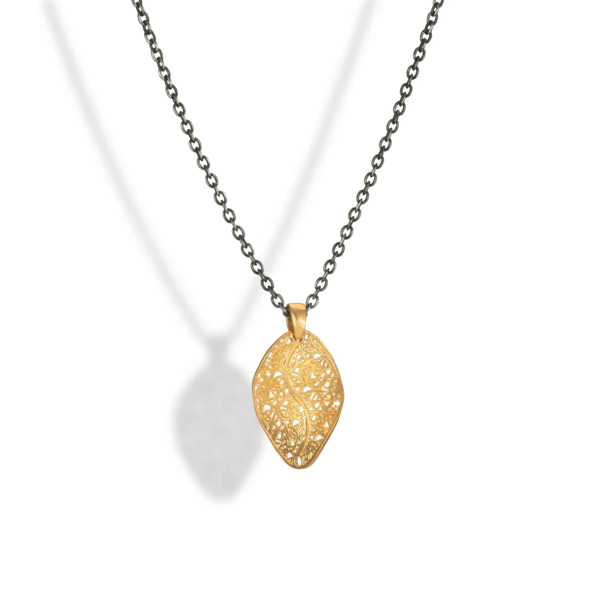 ShiraniFernando-Goldfilgreernecklacewithblackchain.webp