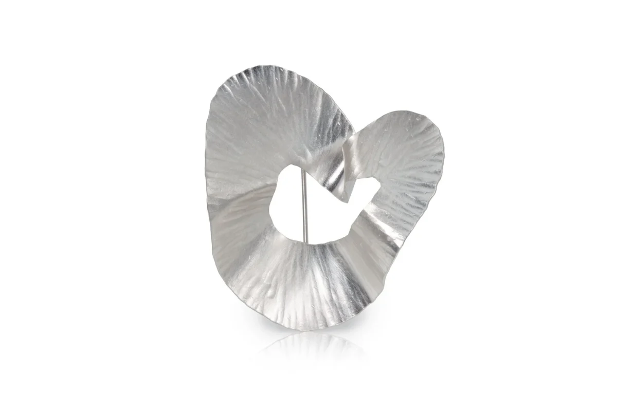ShirleyNelson.HelterSkelterBrooch.03a.webp