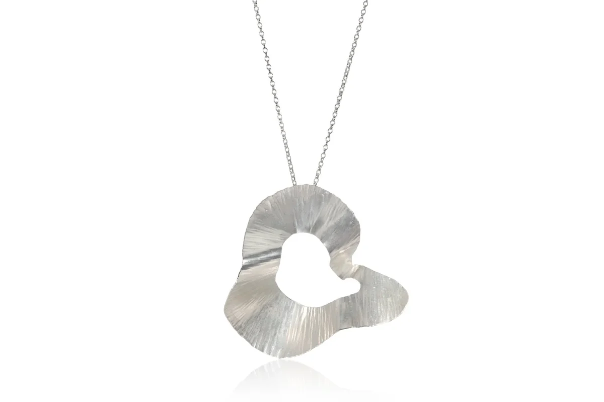 ShirleyNelson.Helterskelterpendant01.webp